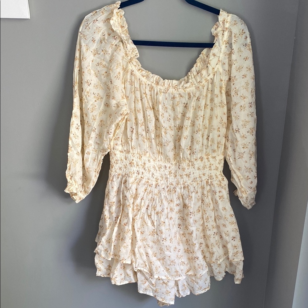052. American Eagle Floral Cream Women's Romper